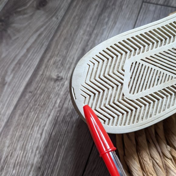 Used (M10.5) - REEBOK Canvas Sneakers - Picture 9 of 9